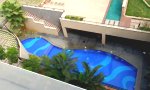 Funny Video : Poolspringer