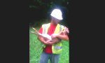 Funny Video : Baby-Reh mit kleinem Kuschelproblem
