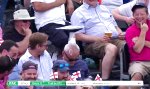 Movie : Nickerchen beim Cricket Match