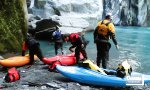 Lustiges Video : Kayak Close Call