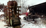 Lustiges Video : Holzhackmaschine mit einem PS