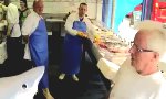 Funny Video : Haiangriff im Fischladen