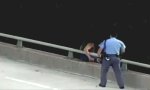 Lustiges Video : Polizist und Brückenspringer