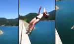 Funny Video : Bikini Backflop von Brücke
