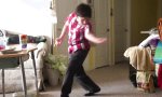 Funny Video : Der neue Tanzstar von übermorgen