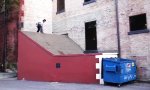 Lustiges Video : Skateboard-Trick für die Tonne