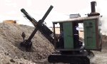 Funny Video : Dampf-Bagger bei der Arbeit!