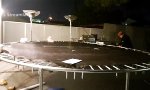 Funny Video - Trampolin im Hinterhof aufbauen