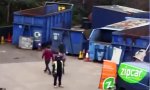 Funny Video : Mann vs Stuhl