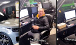 Auto im Büro