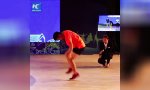 Funny Video : Mal richtig die Würmer rauslocken